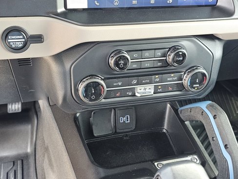 Used 2022 Ford Bronco Wildtrak image 21