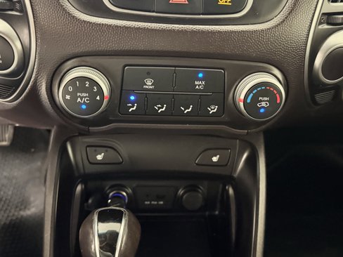 Used 2015 Hyundai Tucson SE image 13