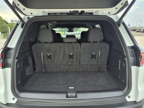 Used 2025 GMC Acadia Elevation image 25
