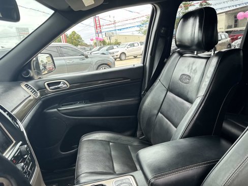 Used 2014 Jeep Grand Cherokee Overland w/ Advanced Technology Group image 15