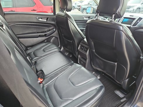 Used 2018 Ford Edge Titanium image 18