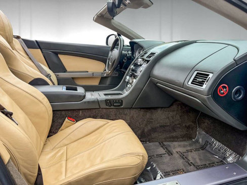 Used 2015 Aston Martin V8 Vantage Roadster image 19