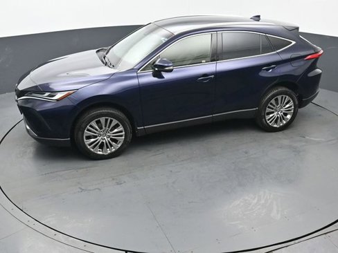 Certified 2022 Toyota Venza XLE image 43