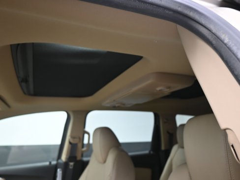 Used 2011 Chevrolet Traverse LTZ image 14