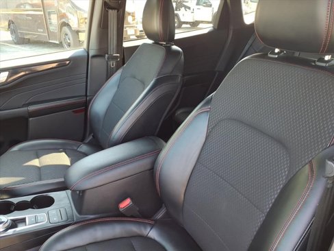Used 2023 Ford Escape ST-Line image 13