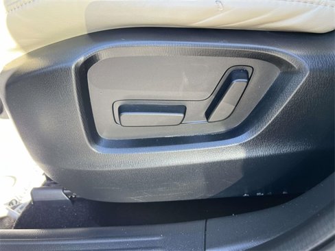Used 2017 MAZDA CX-5 Touring image 16