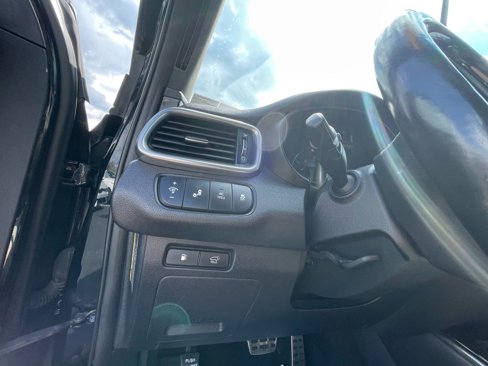 Used 2016 Kia Sorento SX image 23