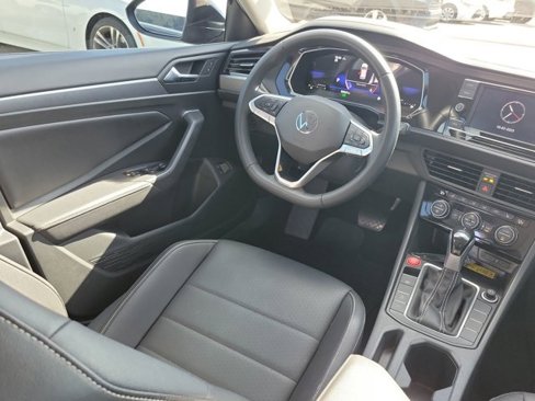 Used 2023 Volkswagen Jetta SE image 22