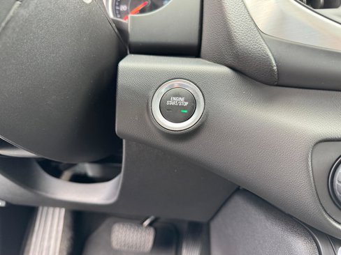 Used 2024 GMC Terrain SLE image 27