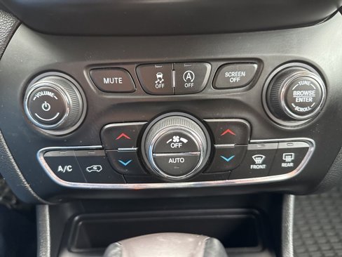 Used 2022 Jeep Cherokee Latitude Lux image 31