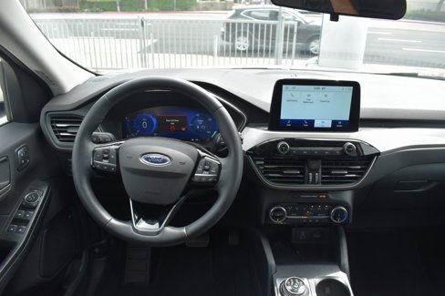 Used 2022 Ford Escape SEL w/ Technology Package image 10