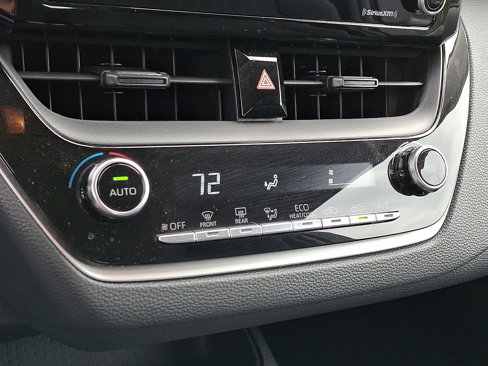 Used 2022 Toyota Corolla LE image 22
