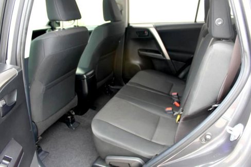 Used 2017 Toyota RAV4 LE image 11
