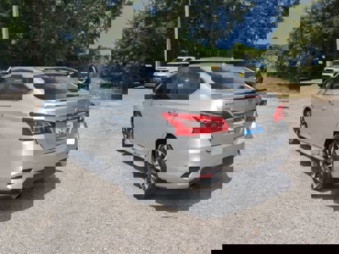 Used 2018 Nissan Sentra SR image 5