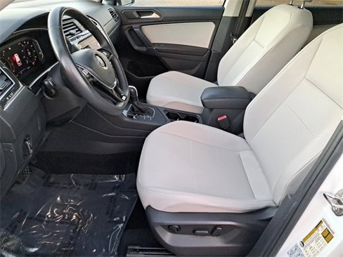 Used 2020 Volkswagen Tiguan SEL image 18