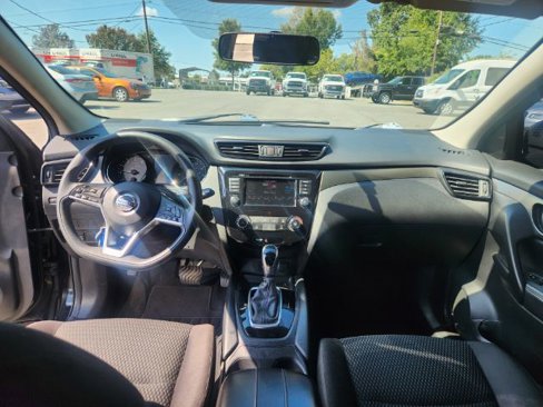 Used 2019 Nissan Rogue Sport S image 9