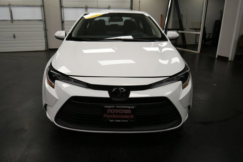Used 2023 Toyota Corolla LE image 2