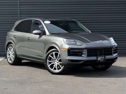 Used 2025 Porsche Cayenne image 9