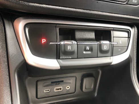 Used 2024 GMC Terrain SLT image 21