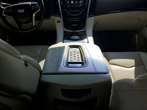 Used 2016 Cadillac Escalade ESV Luxury image 21