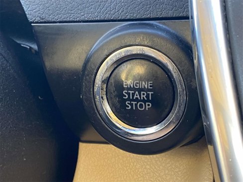 Used 2015 Toyota Camry image 23