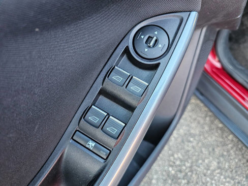Used 2013 Ford Focus Titanium image 11