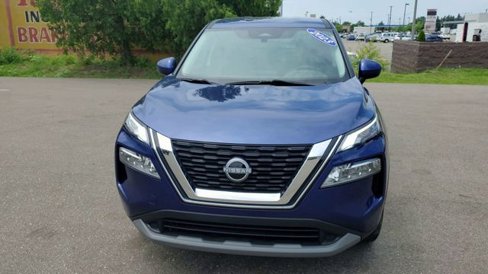 Used 2023 Nissan Rogue SV image 3