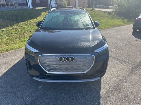 Used 2022 Audi Q4 e-tron Premium Plus image 2