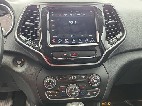 Used 2020 Jeep Cherokee Limited image 20