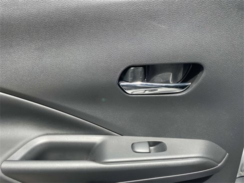 Used 2019 Nissan Kicks SR w/ SR Premium Package image 15