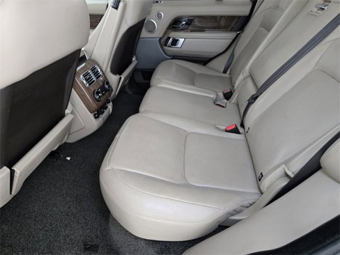 Used 2018 Land Rover Range Rover HSE image 12