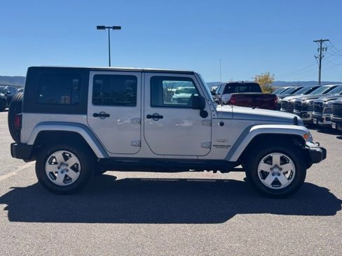 Used 2010 Jeep Wrangler Unlimited Sahara image 7