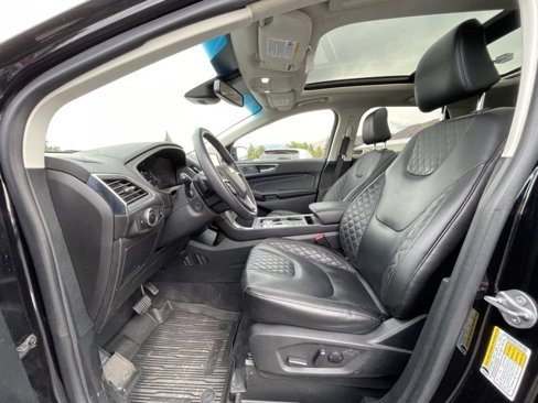 Used 2024 Ford Edge Titanium w/ Equipment Group 301A image 7