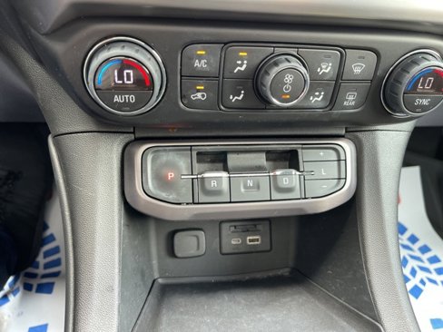 Used 2023 GMC Acadia AT4 w/ Technology Package image 28