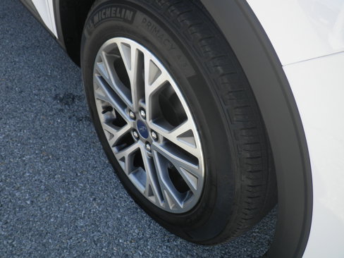 Certified 2022 Ford Escape SEL image 9