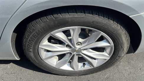 Used 2021 Chevrolet Malibu LT image 2