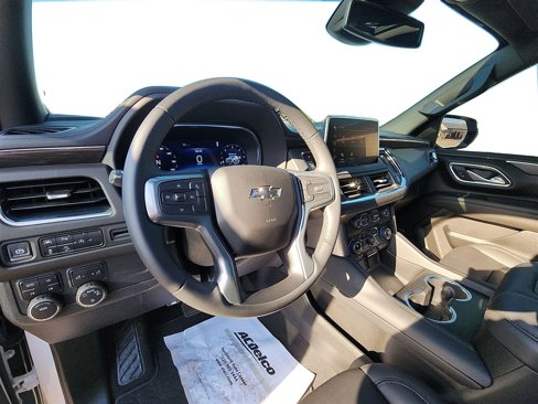 Used 2024 Chevrolet Suburban Z71 image 26