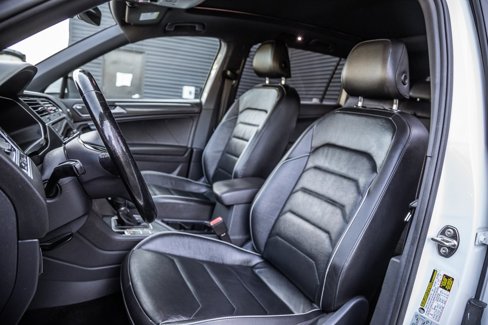Used 2018 Volkswagen Tiguan SEL Premium w/ R-Line Package image 5