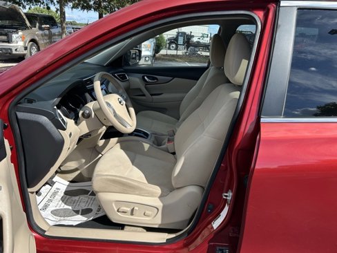 Used 2015 Nissan Rogue SV w/ SV Premium Package image 16