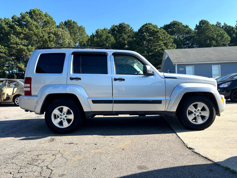 Used 2009 Jeep Liberty Sport w/ Popular Equipment Group image 4