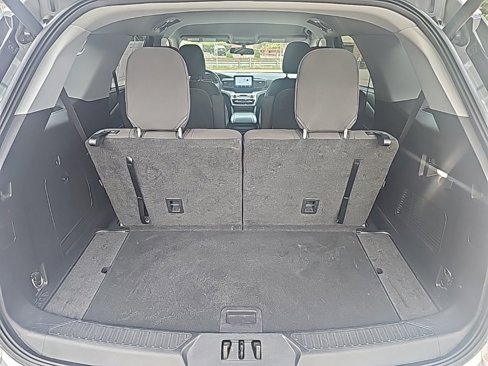 Certified 2022 Ford Explorer XLT w/ Class IV Trailer Tow Package image 16