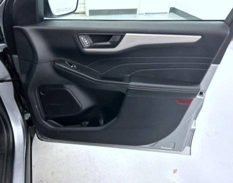 Used 2022 Ford Escape SE w/ Cold Weather Package image 16