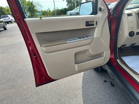 Used 2009 Ford Escape XLT image 19