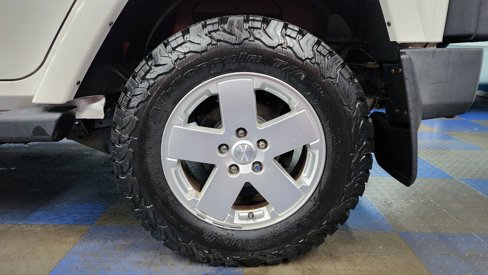Used 2010 Jeep Wrangler Unlimited Sahara w/ Dual Top Group image 50