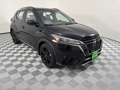 Used 2023 Nissan Kicks SR w/ SR Premium Package image 6