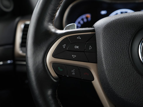 Used 2016 Jeep Grand Cherokee Limited w/ Luxury Group II image 26