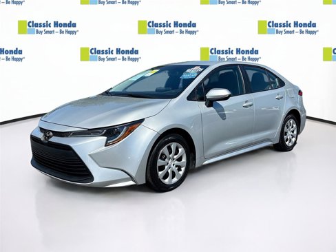 Used 2024 Toyota Corolla LE image 3