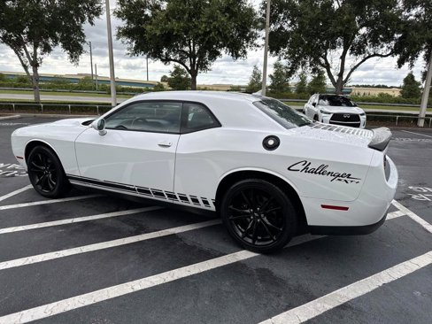 Used 2017 Dodge Challenger SXT Plus image 4