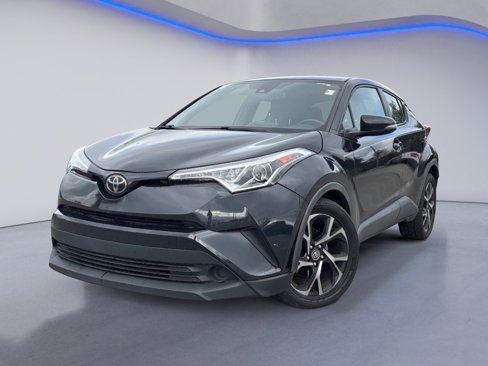 Used 2018 Toyota C-HR XLE image 2