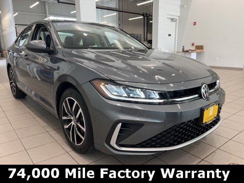 Used 2025 Volkswagen Jetta SE image 1